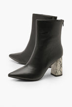 Load image into Gallery viewer, SNAKE HEEL POINTED SHOE BOOTS